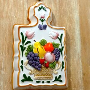 VINTAGE Ceramic Jello Mold Approximately 7x11.25 in. Unique!!! Wall Hanging